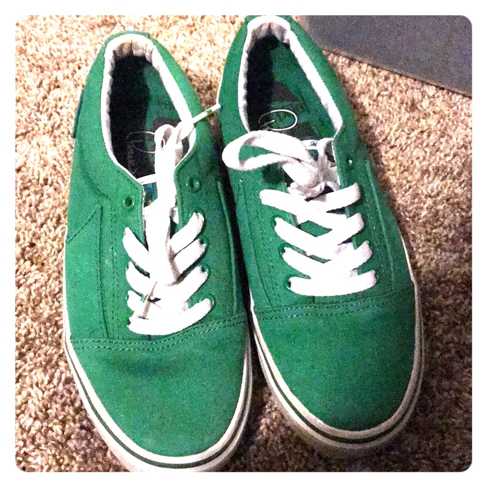 Unisex Dekline brand skate shoe